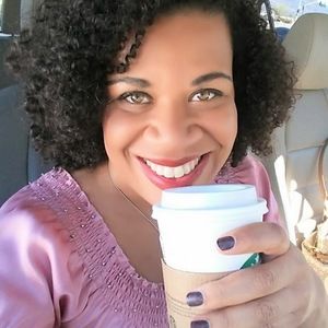 Meet your Posher, Felisha